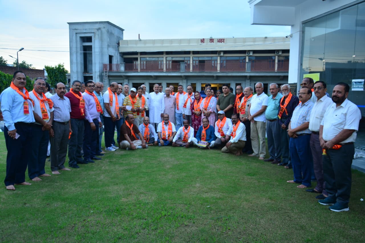 SPBS Patiala took a commendable initiative in the interest of the society and presented one lakh one thousand rupees to Shri Ramlila Committee for the construction of Ram Bhawan.